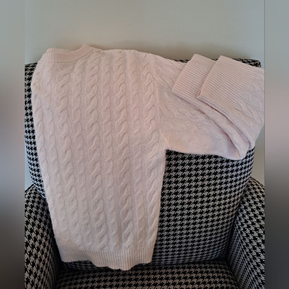 H&M Soft Pink Cable Knit Sweater - Picture 4 of 4